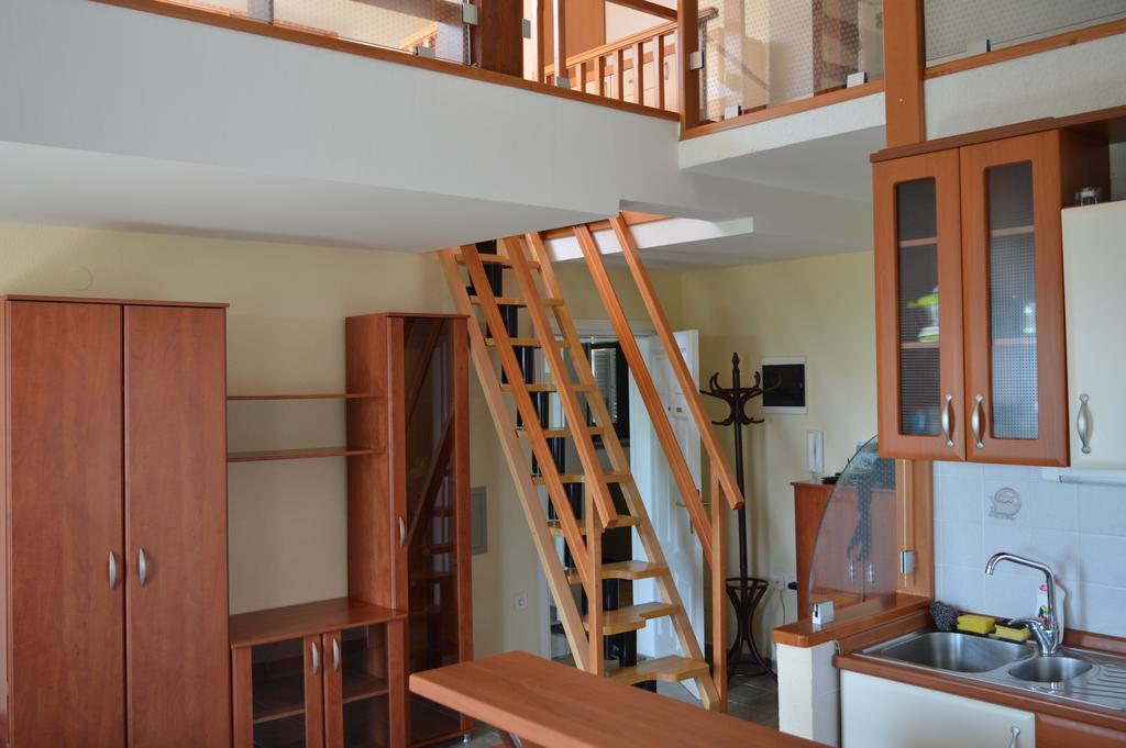 Apartments Zlatko Delic Ика Номер фото